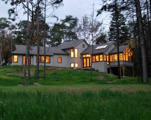 Four-Season Summer House